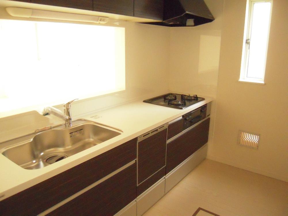 Kitchen. Indoor (12 May 2013) Shooting