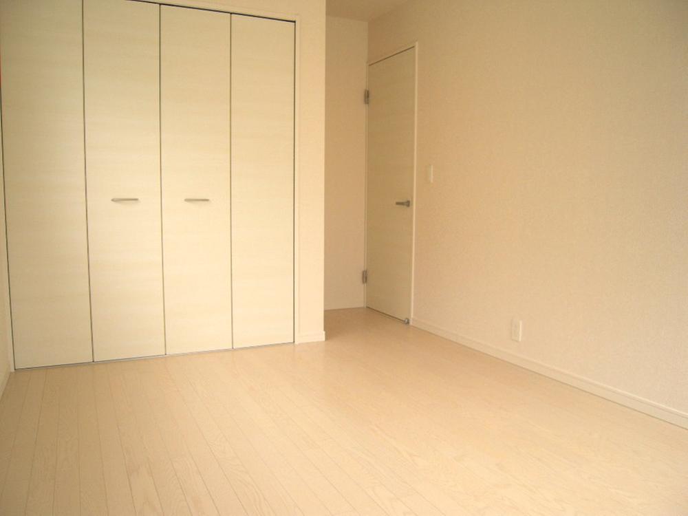 Non-living room. Indoor (12 May 2013) Shooting