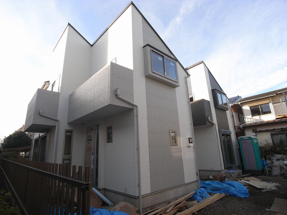 Local appearance photo. Local (12 May 2013) Shooting