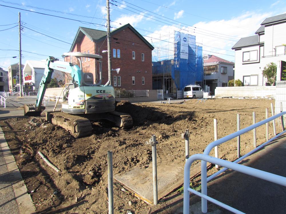 Local appearance photo. Local (12 May 2013) Shooting