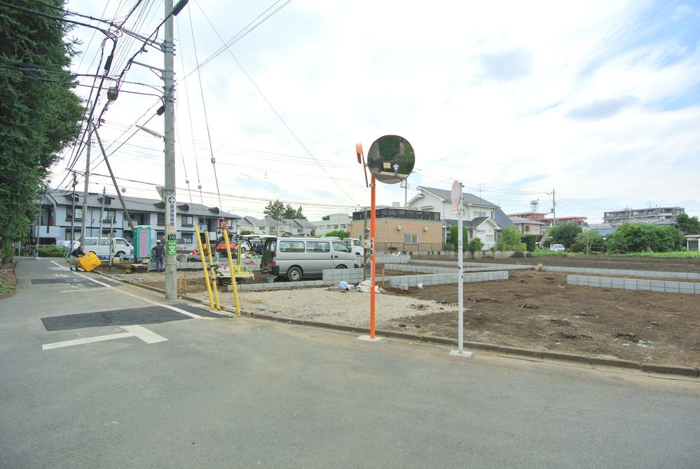 Local appearance photo. Local (10 May 2013) Shooting