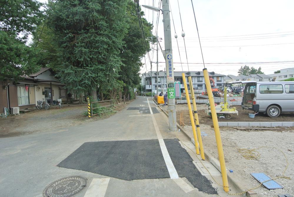 Local photos, including front road. Local (10 May 2013) Shooting