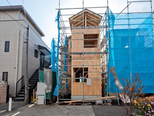 Local photos, including front road. Local (12 May 2013) Shooting