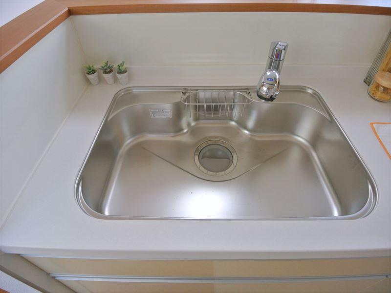 Kitchen. Selling local