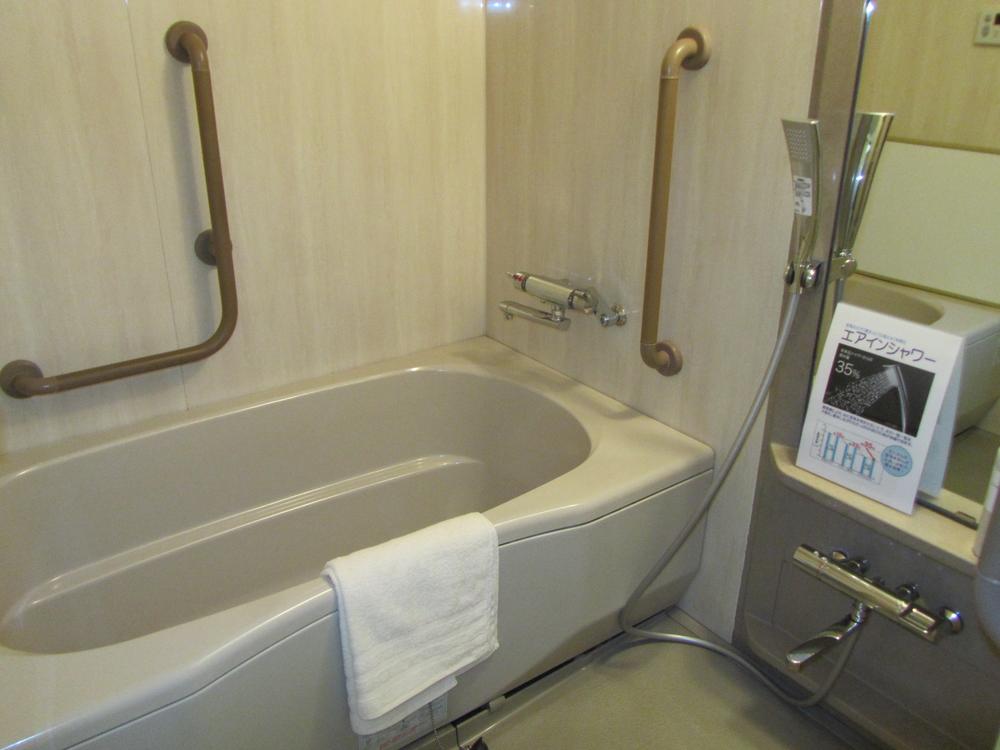 Bathroom. Indoor (12 May 2013) Shooting