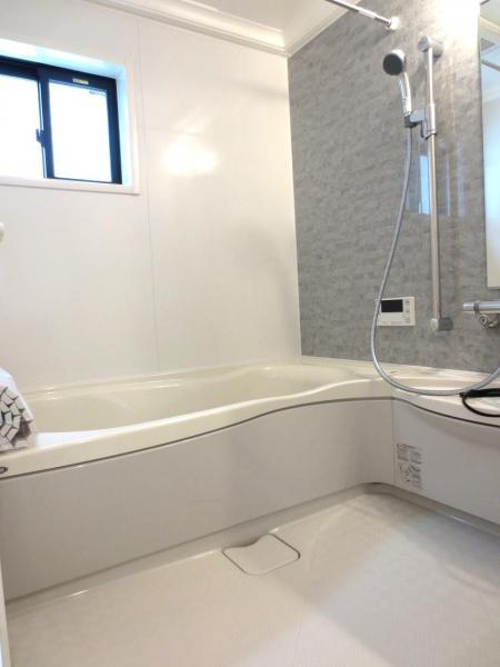 Bathroom. (bathroom)