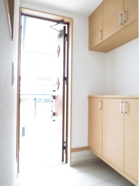 Entrance. (Entrance)