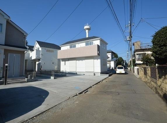 Local appearance photo. It is convenient to the carefree child-rearing in a quiet residential area.