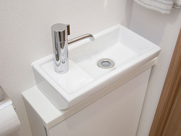 Toilet. (Shared facilities ・ Common utility ・ Pet facility ・ Variety of services ・ Security ・ Earthquake countermeasures ・ Disaster-prevention measures ・ Building structure ・ Such as the characteristics of the building)