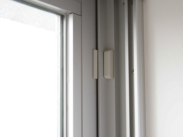 Security.  [Security Window Sensor] When you open a security window sensor installation site at the time of the state where the crime prevention set to ON at the intercom with TV monitor, Problem in the security company in the automatic alarm and at the same time. ( ※ Except for some) (same specifications)
