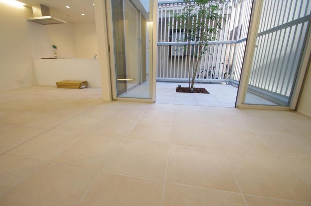 Living. Indoor (11 May 2013) Shooting