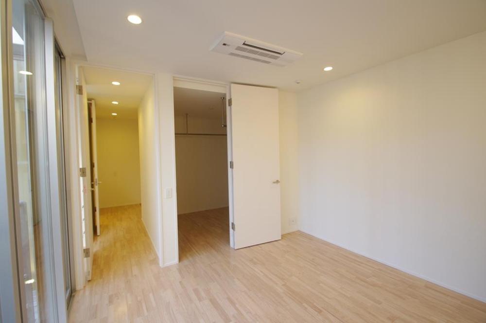 Non-living room. Indoor (11 May 2013) Shooting