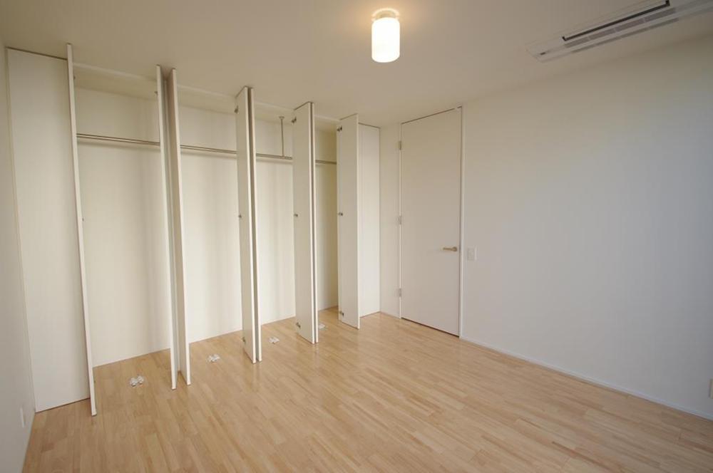 Non-living room. Indoor (11 May 2013) Shooting