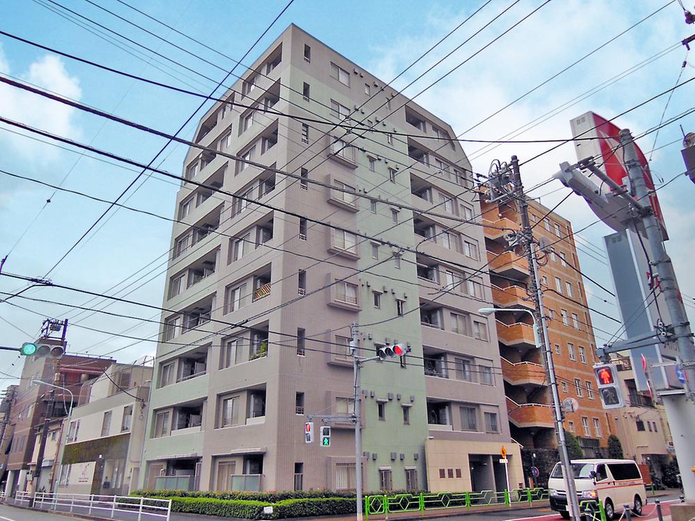 Local appearance photo. Local (10 May 2013) Shooting