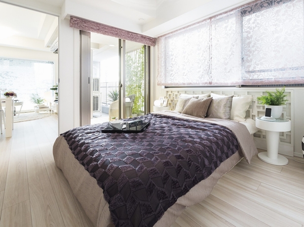 Bright two-sided lighting Western-style (1)