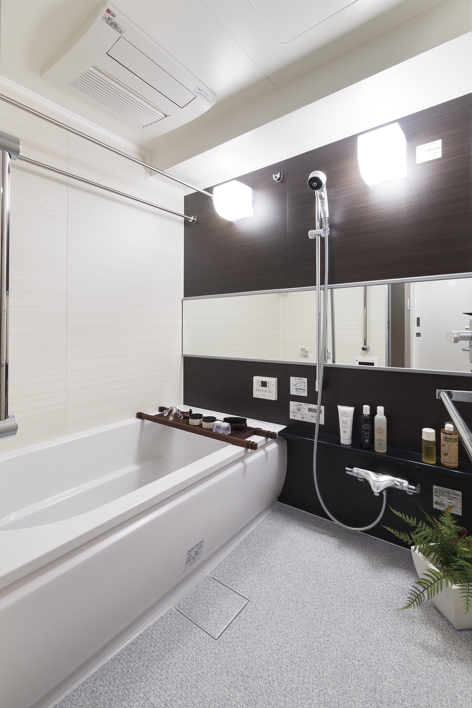 Bathroom of 1418 size which arranged the mist sauna