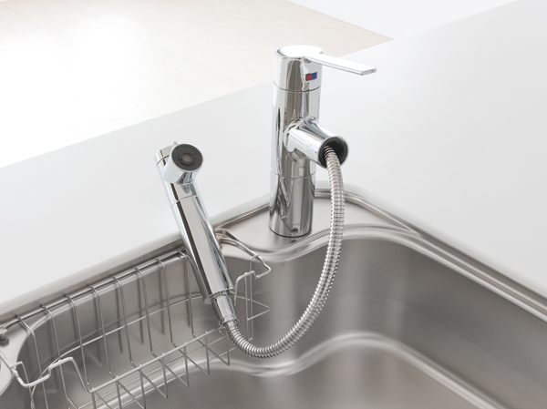 Kitchen.  [Single-lever shower faucet (water purification cartridge built-in)] The amount of water in the lever operation one, Installing the temperature adjustable single-lever faucet. Since the pull out the shower head, It is also useful, such as sink cleaning. Also, It has a built-in water purification cartridge.  ※ Cartridge replacement costs separately paid ※ Photo is D type same specifications