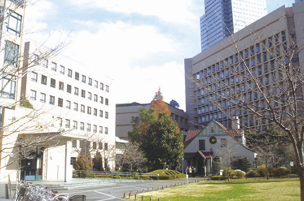 Building structure. Bicycle in about 6 minutes St. Luke's International Hospital (1150m)