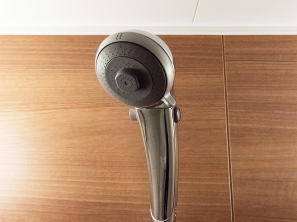 Bathing-wash room.  [Full plating head shower with one-stop] And out of the shower at hand of a button, It is very convenient to use one hand free so stop can or. It can be three types of the water discharge according to the application.