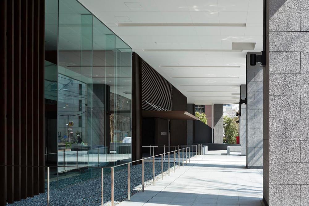 Entrance. Common areas