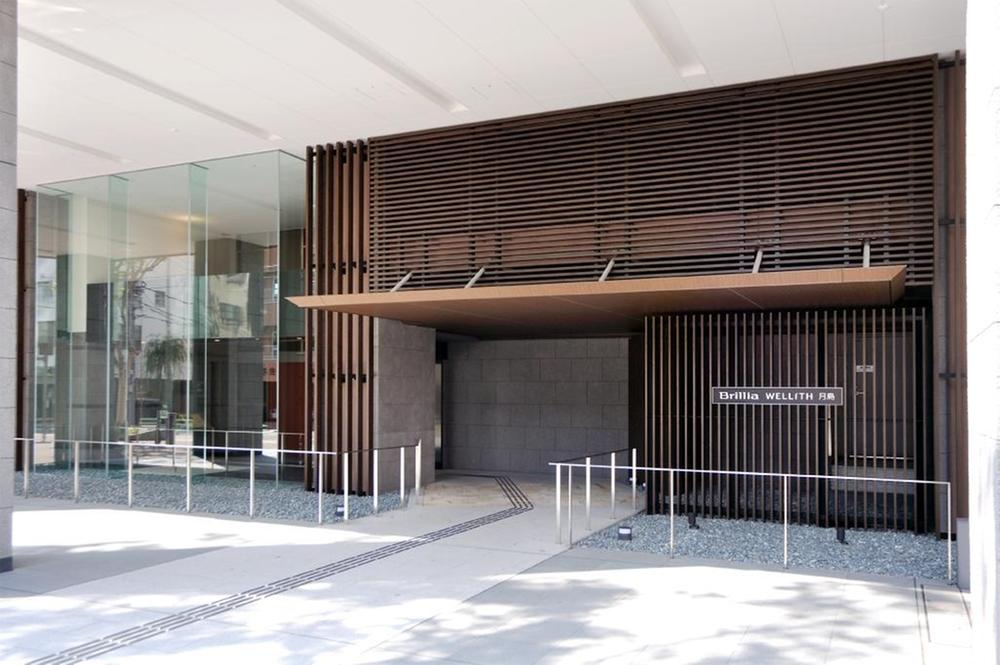 Entrance. Common areas