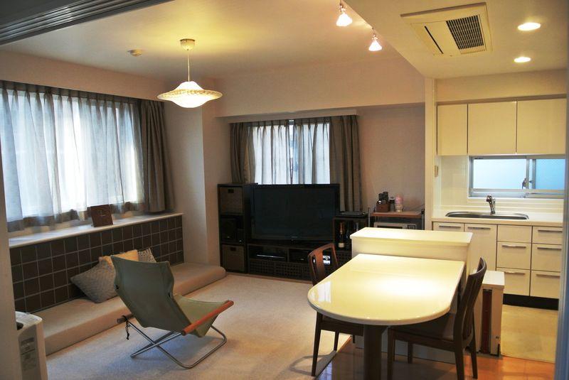 Living. A bright and airy per two-sided lighting living