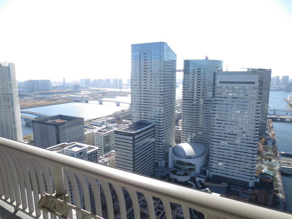 View photos from the dwelling unit. View from the site (December 2013) Shooting