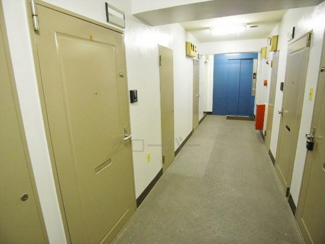 Other common areas. Sharing unit Corridor