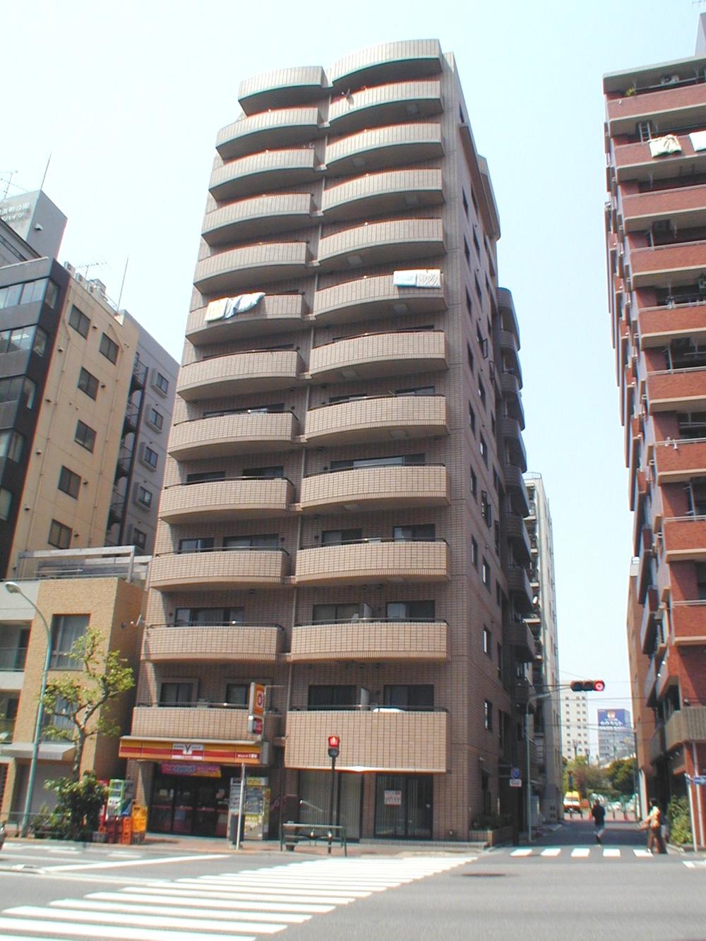 Local appearance photo. Local (September 2012) shooting