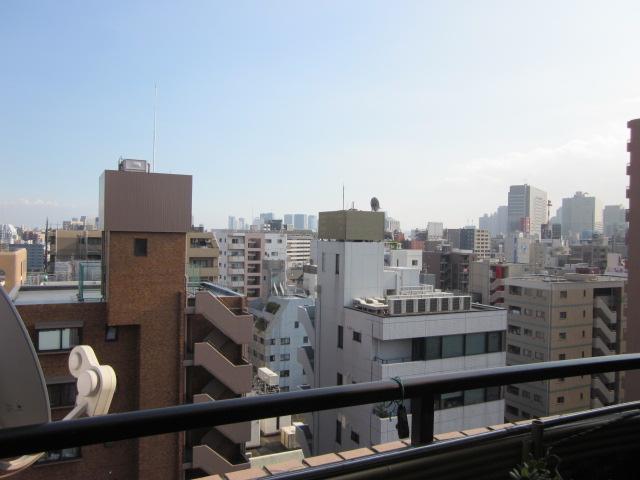 View photos from the dwelling unit. View from local (September 2012) shooting