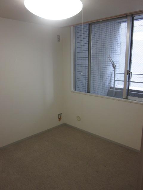 Non-living room. Indoor (10 May 2013) Shooting