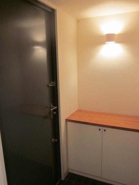 Entrance. Local (10 May 2013) Shooting