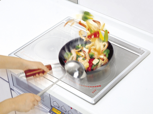 Kitchen.  [IH cooking heater] In addition to the sense of security that does not use a naked flame, IH cooking heater, which also contribute to eco with high thermal efficiency. Since the top plate is flat, Beautiful in the wipe is also quick and people boiling over.  ※ The photographs below are all the same specification.