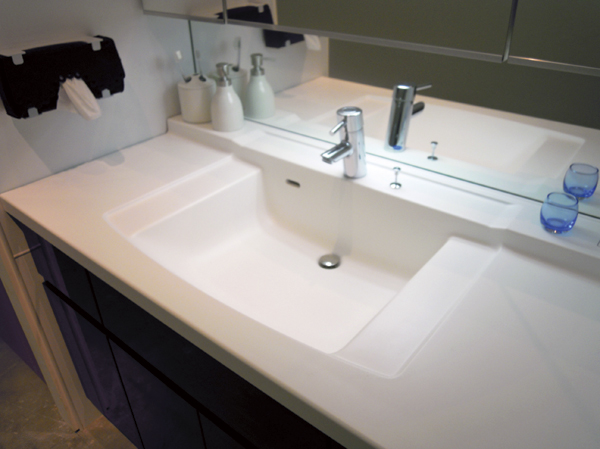 Bathing-wash room.  [Bathroom vanity] Integrated countertop there is no seam of the top plate and bowl. The top plate of the bowl and the matte finish of the square shape, It will produce a sophisticated space calm.