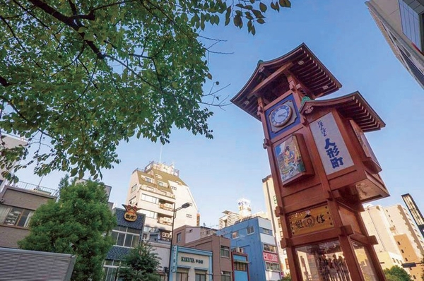 Lined with a number of long-established, Fun city walks Suitengu ・ Ningyo-cho neighborhood (about 530m)