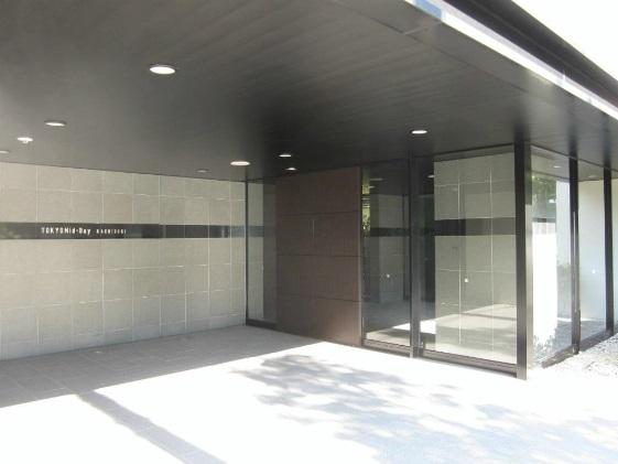 Entrance. Common areas