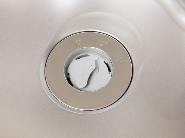 Kitchen.  [Disposer] Adopt a disposer to wash away the garbage in the kitchen. Garbage put in a sink drain outlet, By flowing water is a simple process that only the lid. Also, Safe design that does not work and does not close the lid.