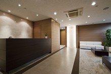 Toei Oedo Line from "Kachidoki" station A4a exit, Through the station adjacent children's park (Tsukishima second children's park), Walk in front of the right next to Tsukishima second elementary school. And turn left at past the elementary school, Bakery <Gute Visible sign of Rubure>, There is contains buildings of <glory seminar> on the front. There is a <Geo Kachidoki> Lifestyle Salon in the third floor. Local in construction also because it is very close, Please let me guide.