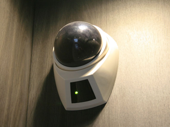 Security.  [Elevator in the camera] Also set up a surveillance camera inside the elevator. The interior of the state will be displayed on the first floor of the monitor.