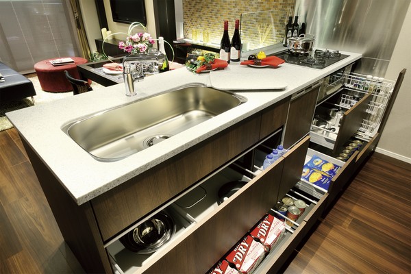 Dish washing and drying machine, Water purifier integrated faucet, A three-necked glass top stove, etc., Many standard equipped with advanced equipment. Also provides cover of counter the same material in the sink