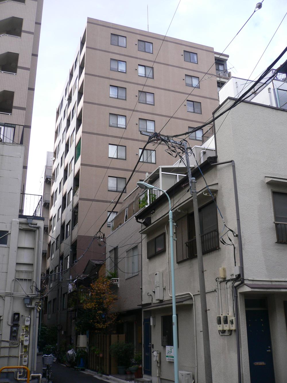 Local appearance photo. Local (11 May 2013) Shooting