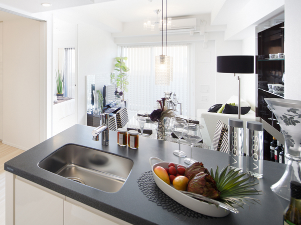Living.  [living ・ dining ・ kitchen] LD and a kitchen with a sense of unity. The counter top, beautifully, Also adopted an easy artificial marble maintenance. It will produce the upscale space.