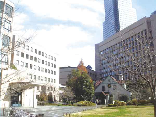 Surrounding environment. St. Luke's International Hospital (about 1170m ・ A 15-minute walk)