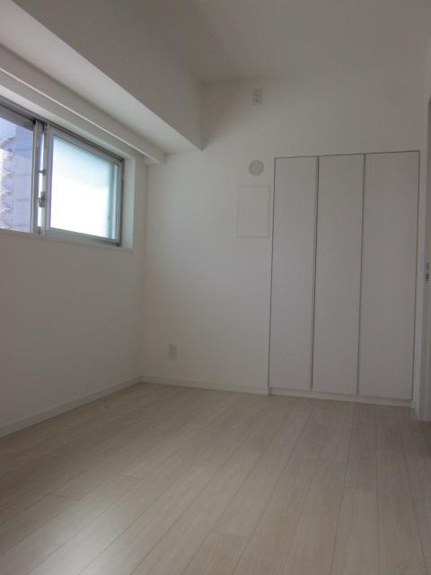 Non-living room. Indoor (February 2013) Shooting