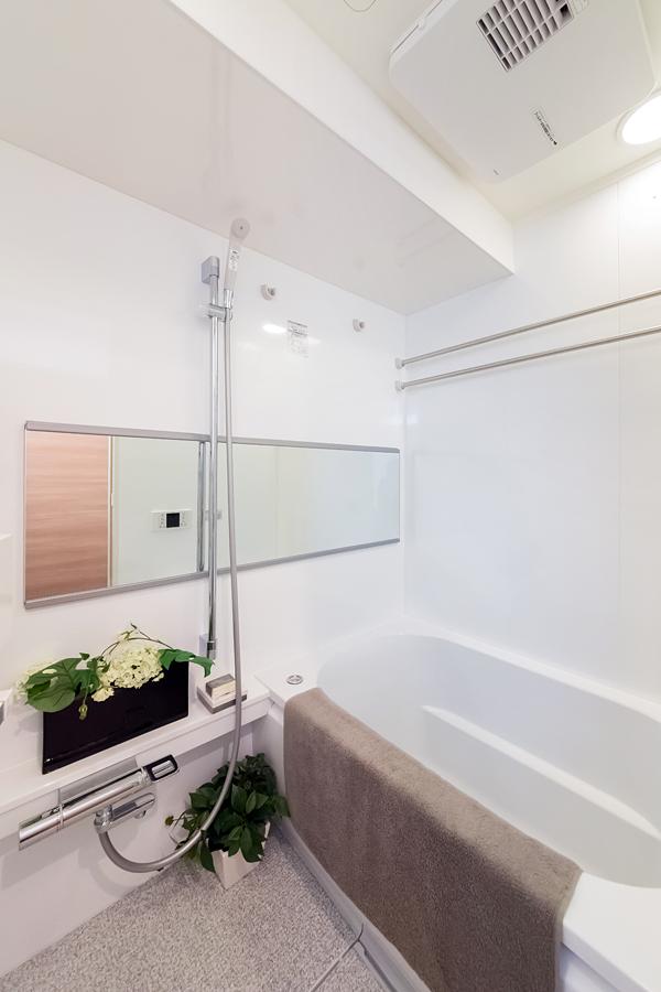 Bathroom. Bathroom Dryer ・ Happy to care with the add-fired function