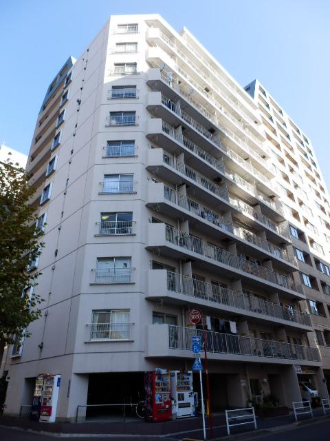 Local appearance photo. Local (12 May 2013) Shooting