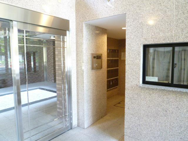 Other common areas. It will manage people chamber and set post.