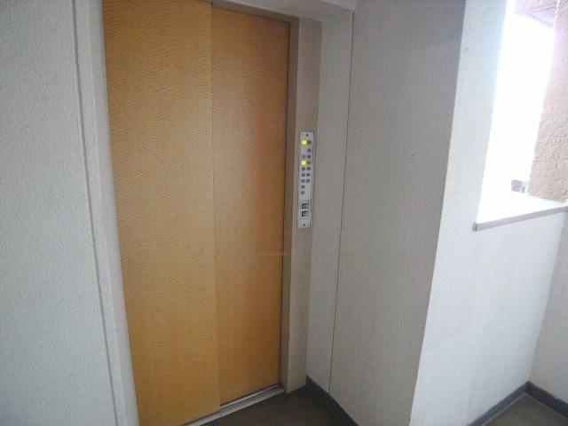 Other common areas. Elevator