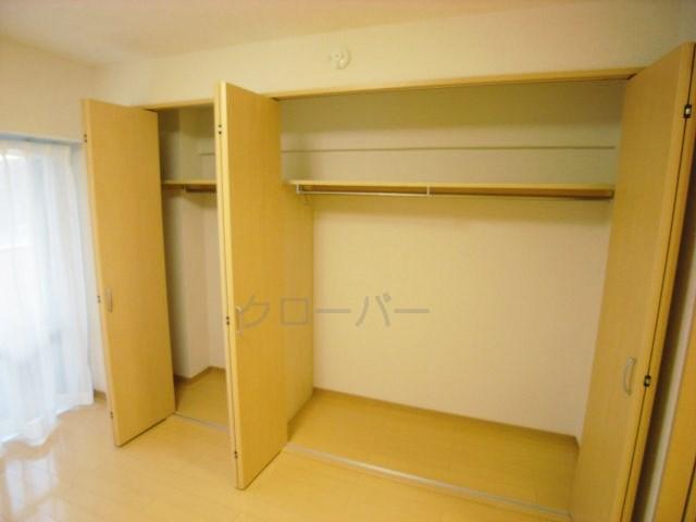 Receipt. Western style room closet