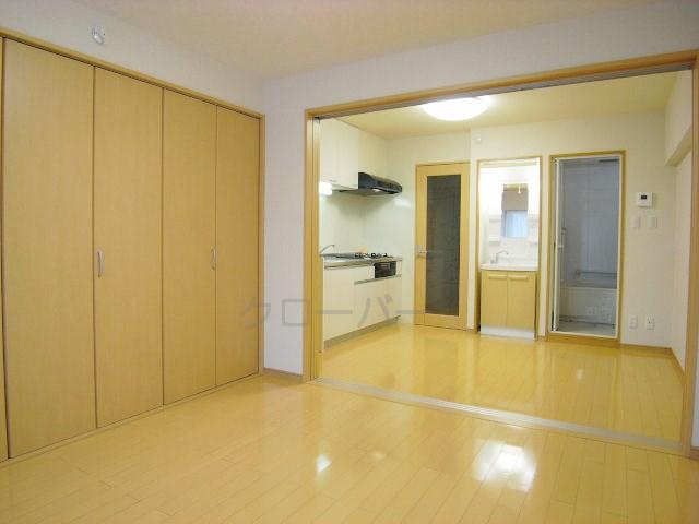 Living. Living from Western-style